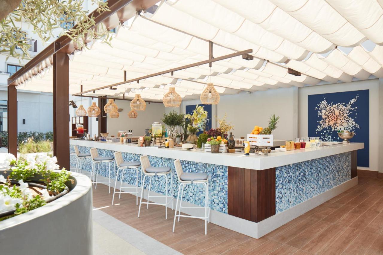 Vida Beach Resort Umm Al Quwain Umm al-Quwain Exterior foto The bar at the 2014 Big Brother house